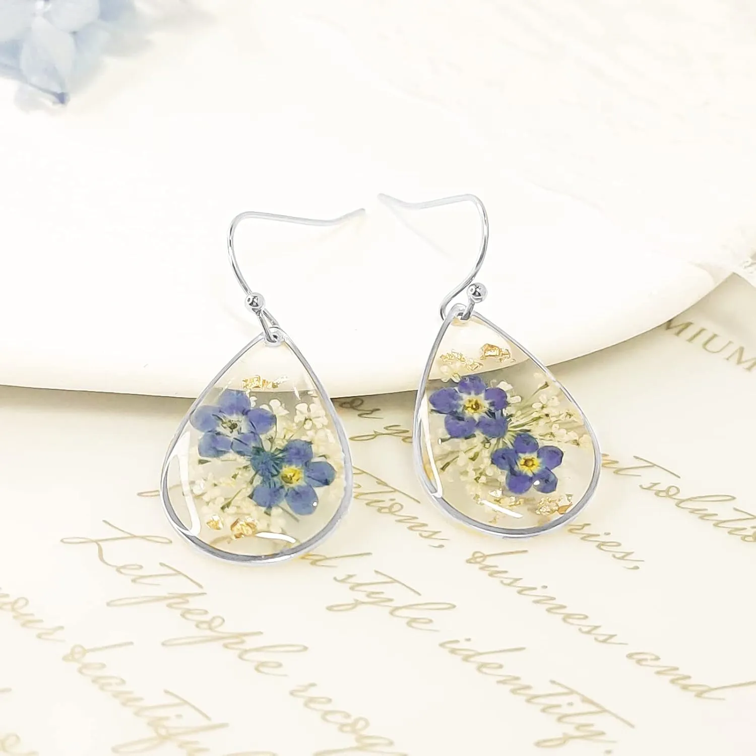Pressed Flower Earrings,Handmade Forget-Me-Not and Queen Anne's Lace Pressed Wildflower Earrings,Unique Resin Drop Dangle Plant Earrings,Ideal for your birthday party, Christmas, Gift-giving(Silver)